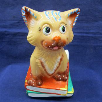 635,1 Копилка Котенок на книге глянец 26см
