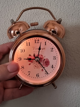 К30606 Часы-будильник (2 цвета)