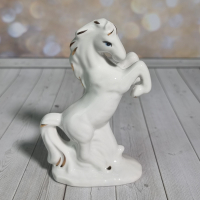 К2600С Фигурка лошадка фарфор 11,5 см(120)
